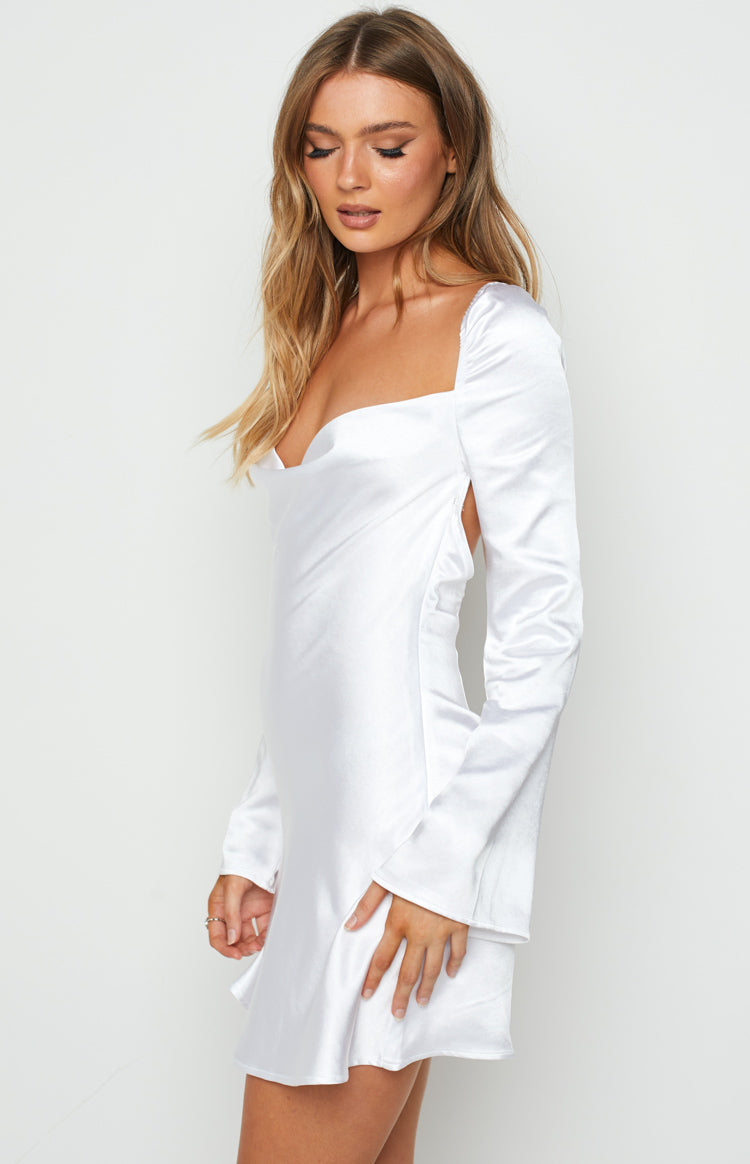 https://files.beginningboutique.com.au/upload-20211226/Marienne+White+Mini+Dress.mp4