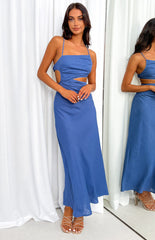 https://files.beginningboutique.com.au/upload-20220228/Lene+Blue+Maxi+Dress.mp4