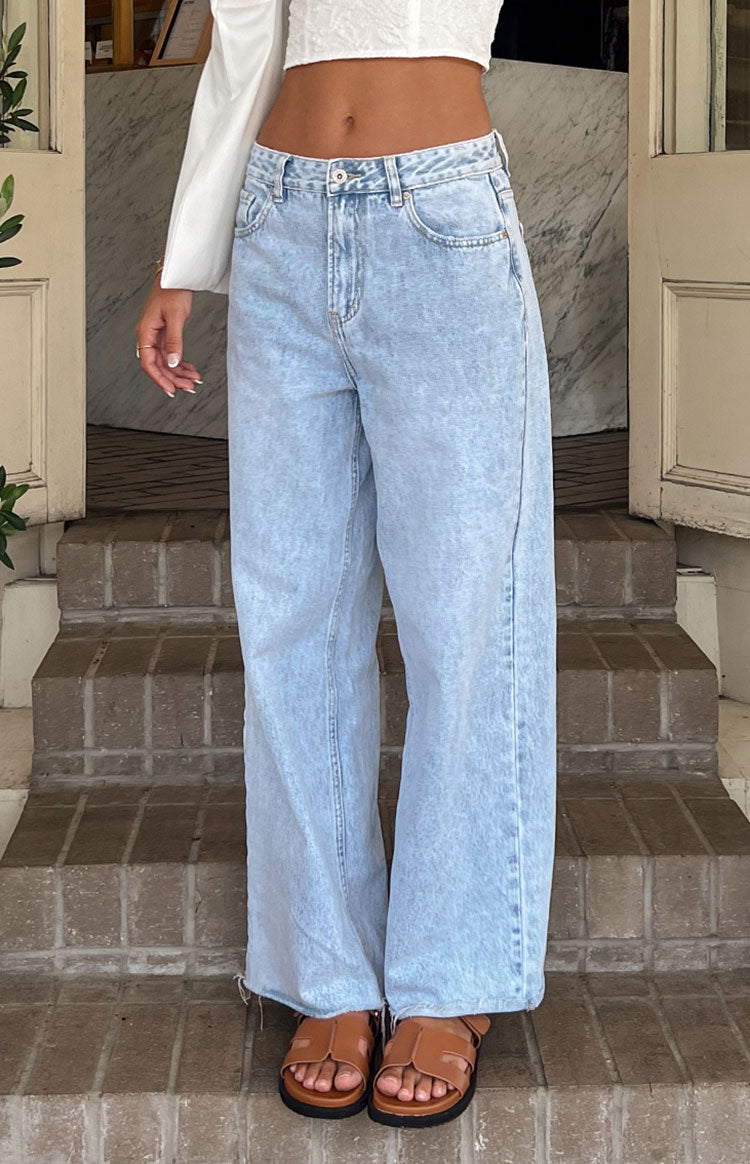 light wash low-rise denim jeans with wide leg style