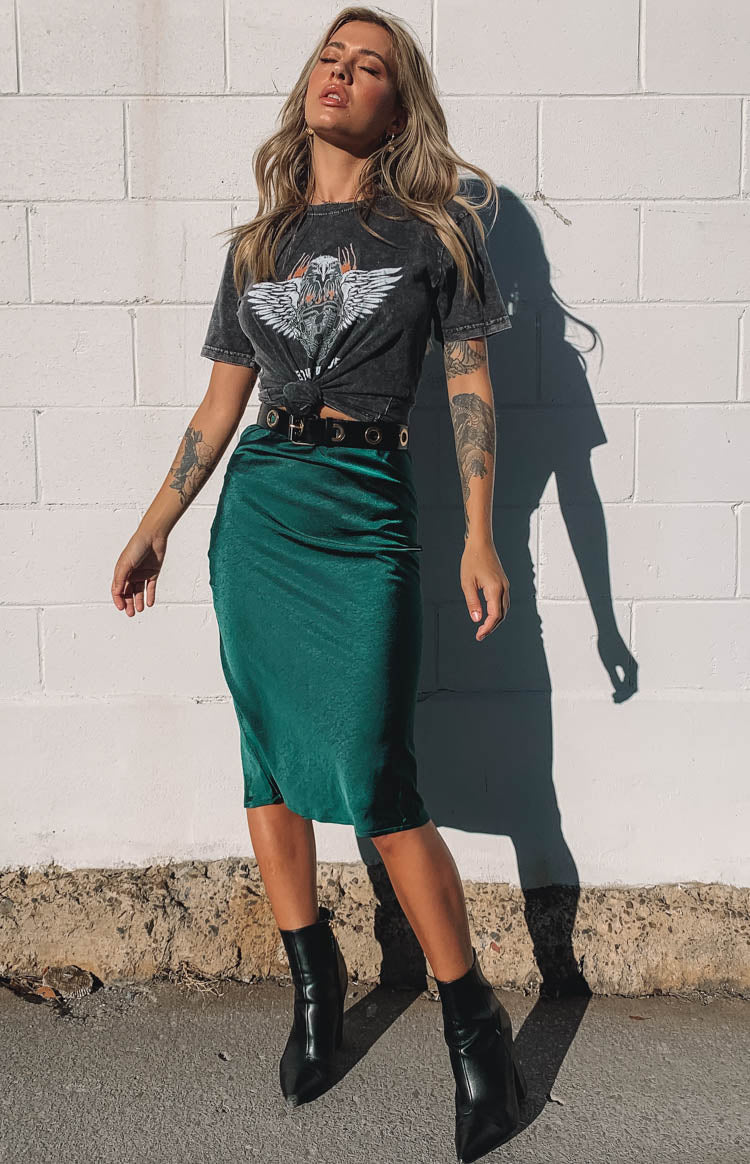 https://files.beginningboutique.com.au/Trisha+Midi+Skirt+Emerald+.mp4
